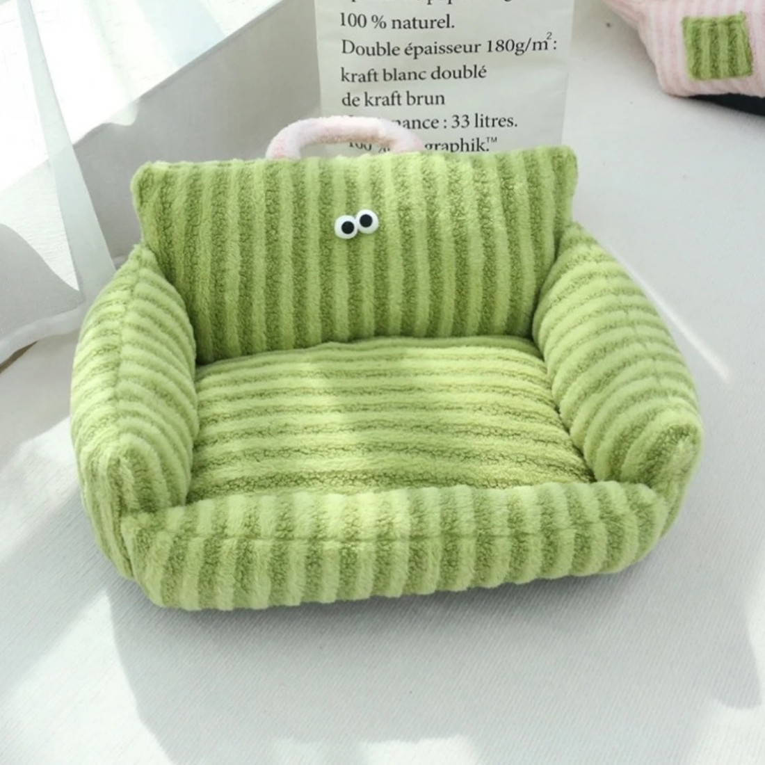 IMG_08_2025_canapé_orthopédique_pour_chien_coloré_et_compact_1