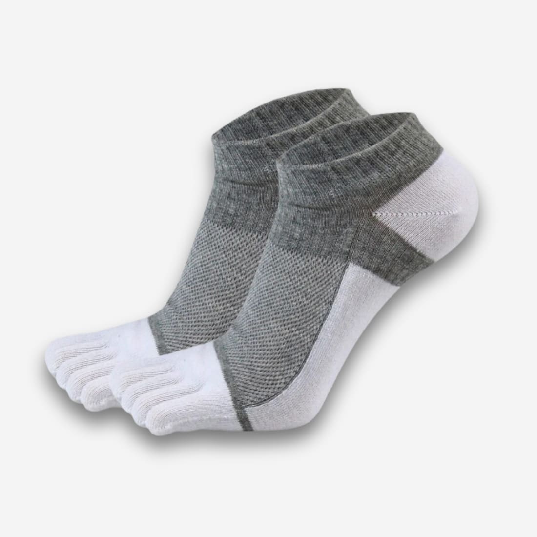 Chaussettes orthopédiques à orteils : 3 paires. Elles sont grises et blanches, courtes et sur fond uni clair.