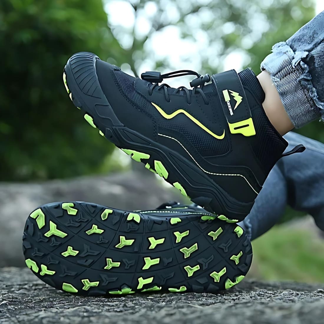 IMG_08_2025_chaussures_orthopédiques_enfant_pour_la_randonnée_5