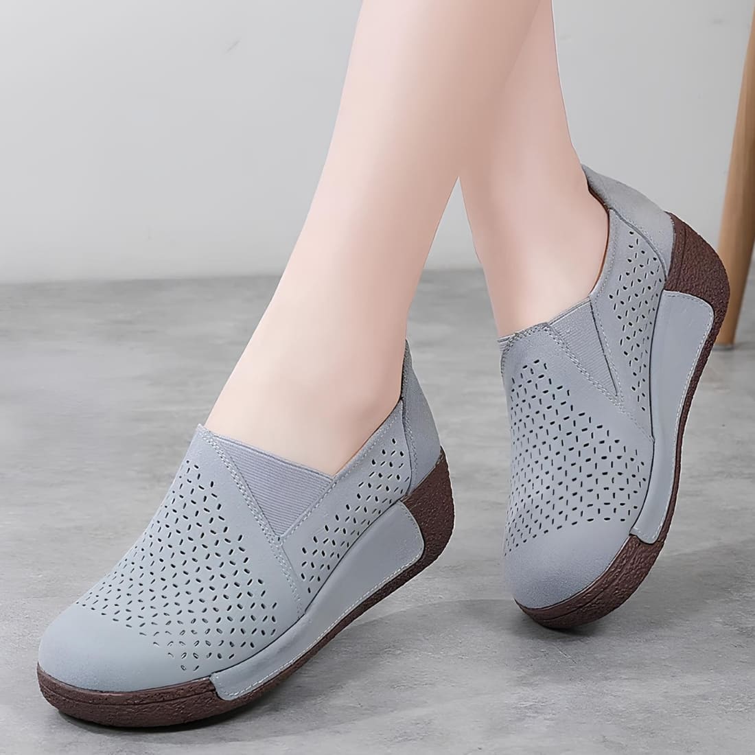IMG_08_2025_chaussures_orthopédiques_femme_en_cuir_synthétique_à_plateforme_7