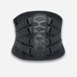 Ceinture orthopédique noire avec des sangles de maintien partant du milieu du dos, sur fond neutre.