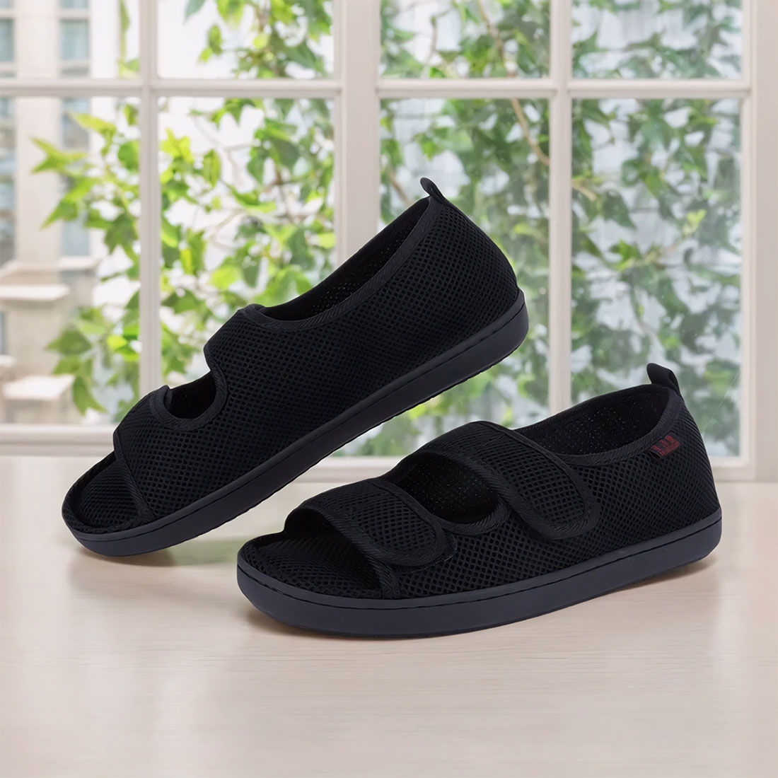IMG_09_24_chaussons_orthopediques_homme_bout_large_ouvert_1