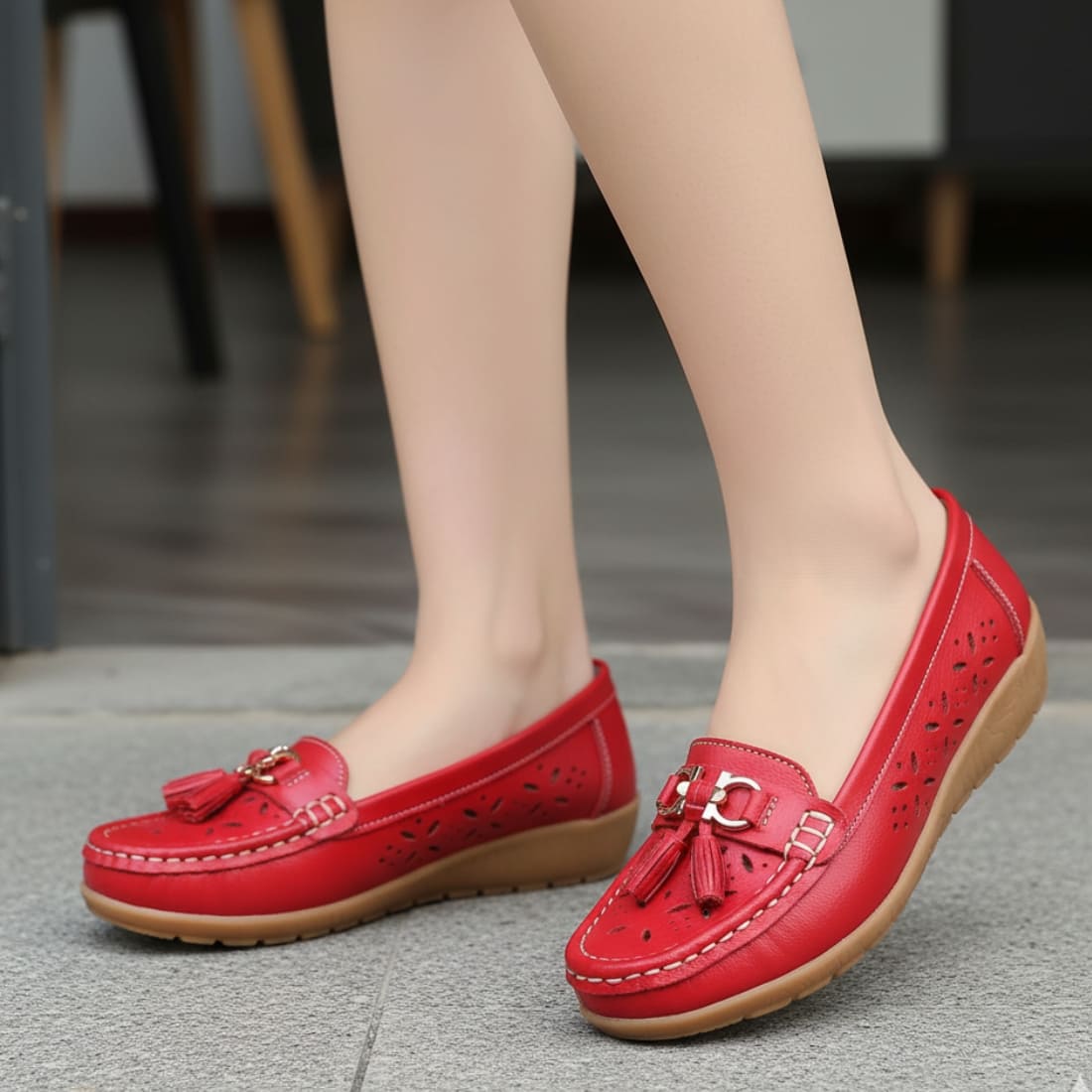 IMG_09_2025_chaussures_orthopédiques_mocassins_a_gland_en_cuir_ajouré_pour_femme_2