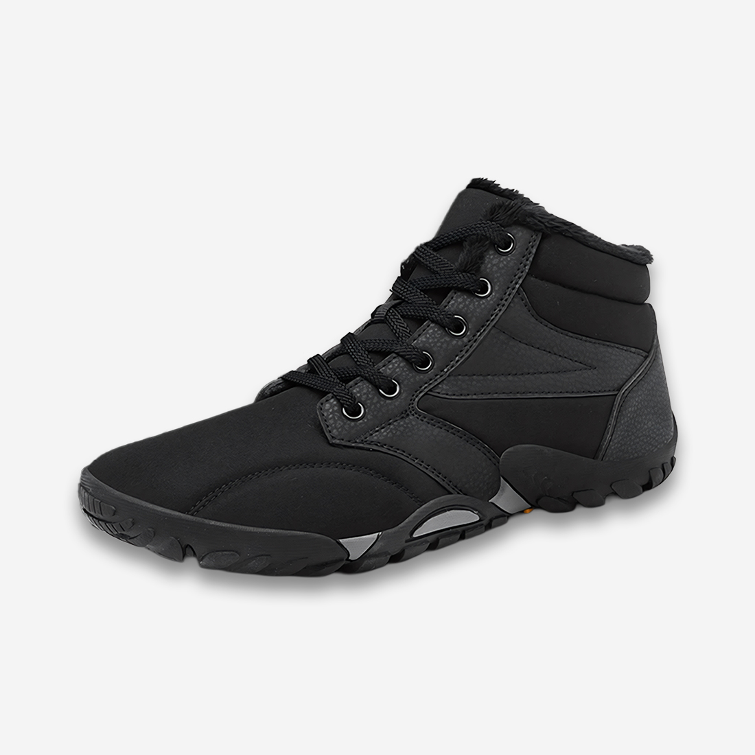 Une chaussure orthopédique homme à doublure chaude et bout large, montant jusqu'à la cheville, de couleur noire avec des lacets, vue de profil sur un fond gris très clair uni.